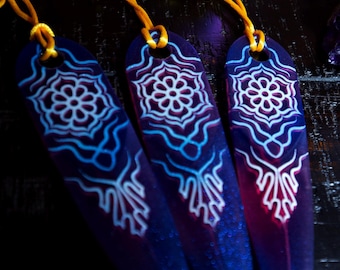 Zoey's Glow-in the Dark Throwing Knives : Transparent