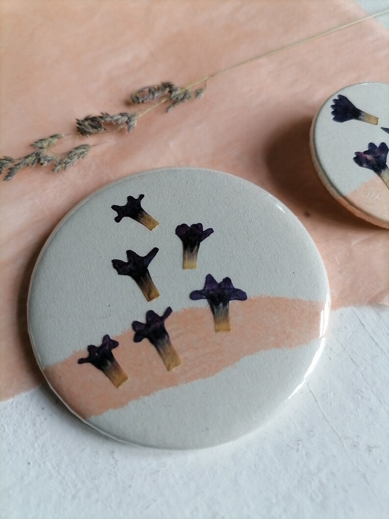 Ensemble de miroirs à main et boutons avec fleurs séchées, faits à la main image 2