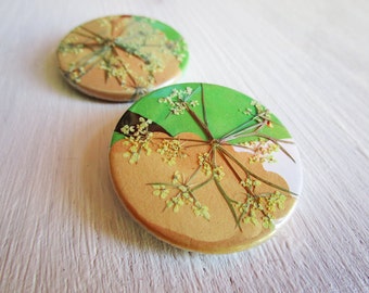 Set of 2 pins with real dried flowers 1.5'' , handmade