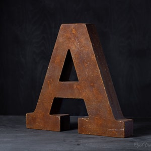 Letras iniciales minimalistas de 11 pulgadas, números independientes, decoración industrial para estanterías, hashtag, ampersand, regalos del Día del Padre, sujetalibros