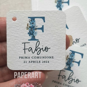 20 bigliettini per bomboniere, Mod. Monogramma fiori azzurri