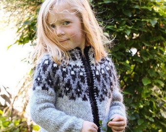 Handknitted Icelandic wool sweater for kids