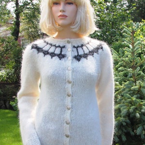 Icelandic traditional sweater, lopapeysa image 4