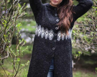 Handknitted design cardigan from 100% icelandic wool