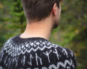 Islandpullover mit Runenmuster