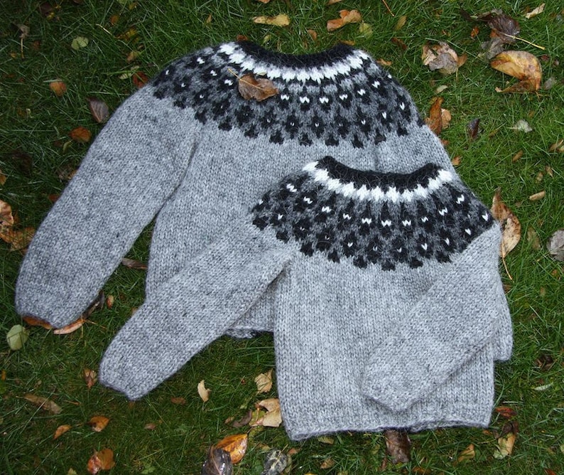 Handknitted Icelandic wool sweater for kids image 4