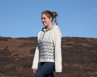 Handknitted jumper  from pure Icelandic wool