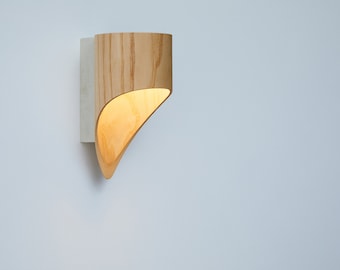 Ash veneer wood wall sconce suitable for foyer or your sunroom decor - Mid century wall lighting, Birdy