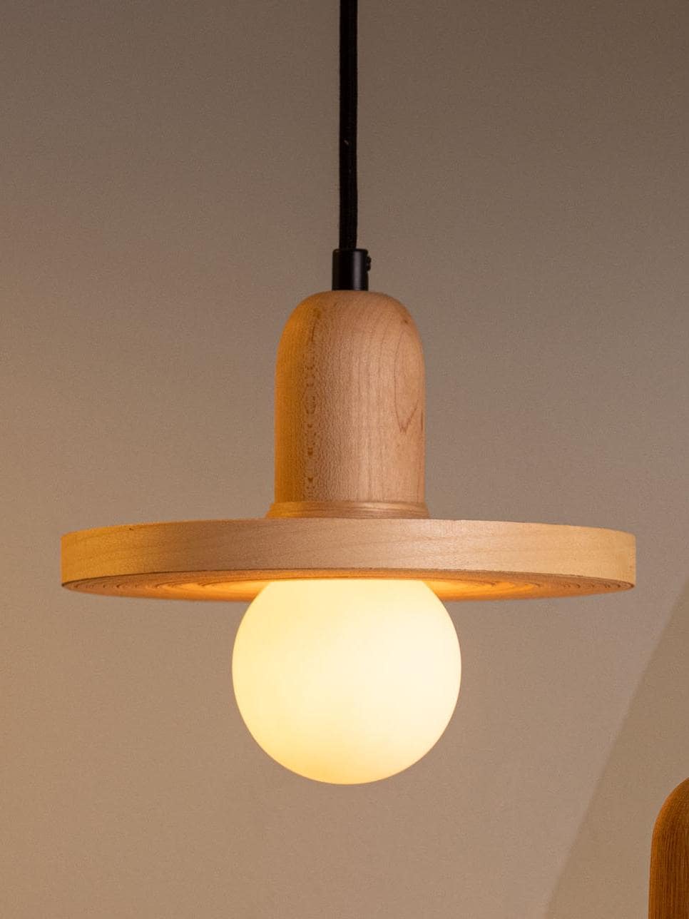 Japandiシャンデリア照明、ルームデコレーション、彫刻的な木製