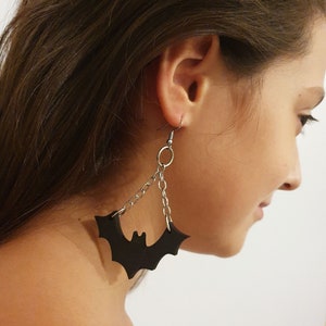 Fledermaus Ohrringe Halloween-Schmuck, Ohrringe, hölzerne schwarze Ohrringe, Halloween-Kostüm, gruseliges Outfit Bild 1