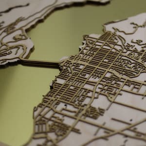 N'importe quelle carte de la ville faite de bois et de laiton, décoration murale pour restaurant,cadeau de mariage ou d'anniversaire