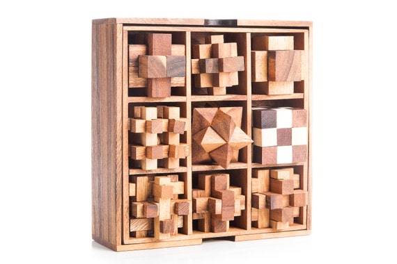 Solve DOORS - Hot Seek jigsaw puzzle online with 9 pieces