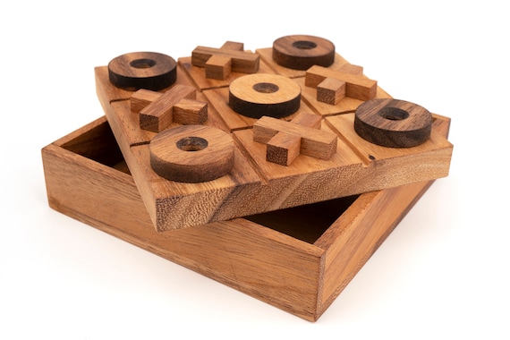 Tic-Tac-Toe - Tic Tac Toe - Legespiel - Strategiespiel im Holzrahmen:  : Spielzeug
