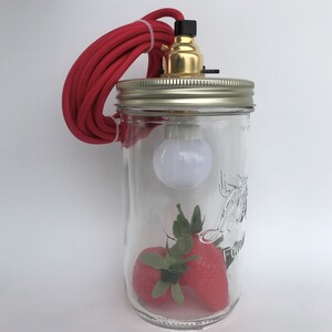 Lampe Baladeuse &quot;Le Bocal Allumé&quot; - Les Fraises