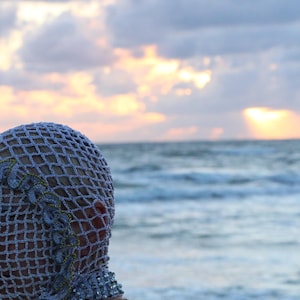Gehäkelte Haubenmaske, Gesichtsbedeckungsmaske, gehäkelte Haube mit Gesichtsschutz aus Silber, Samurai-Vollgesichtsmaske