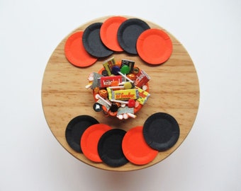 Dollhouse Miniature Paper Plates, Halloween, Set of 10 Black and Orange Plates