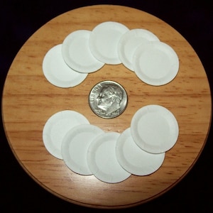 Dollhouse Miniature Paper Plates, Assorted colors, Set of 10 pieces
