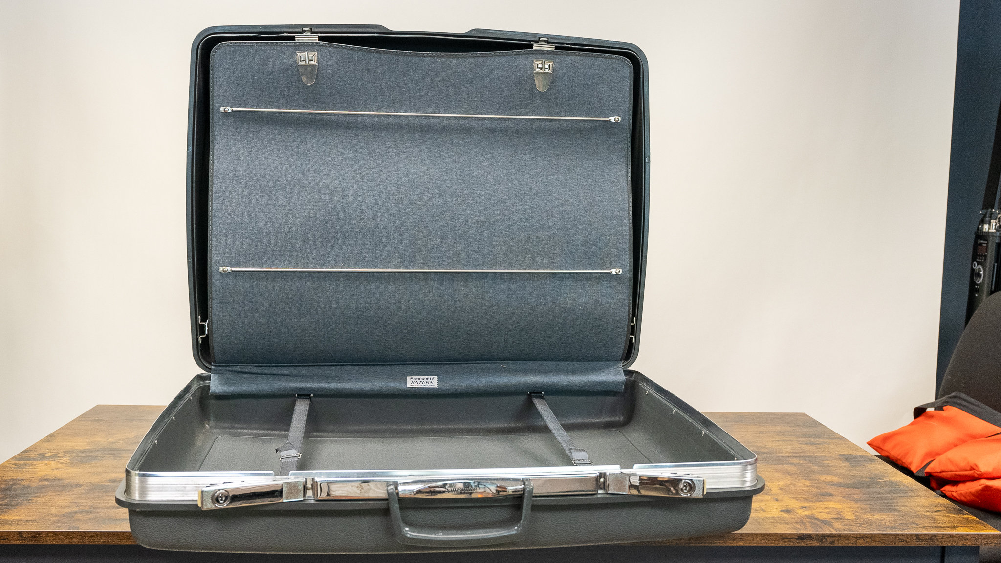Gray / Grey Saturn II Samsonite 26 Men's Two-suiter Suitcase - Etsy