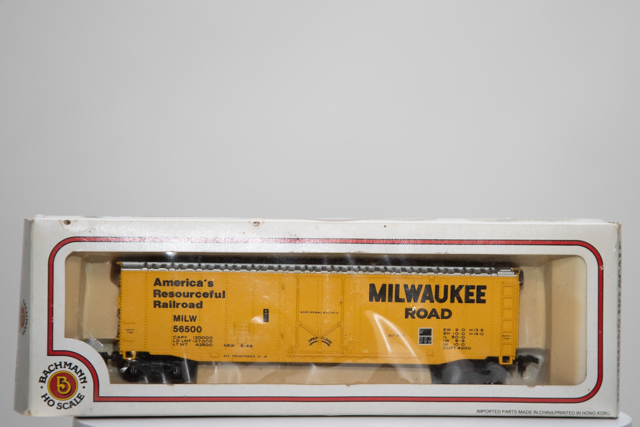 Wagon Frigorifique Bachmann HO 1/87 - 51ft Jaune Milwaukee Road MILW 56500, Peint, époque 4, Alimentation CC - OCCASION Excellent état