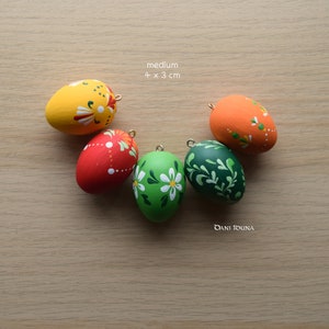 Hand painted wood Easter eggs Indoor decoration green red medium