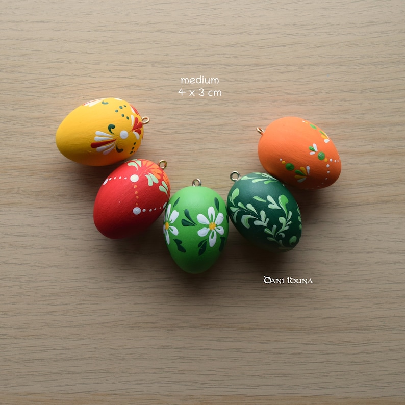 Hand painted wood Easter eggs Indoor decoration green red medium