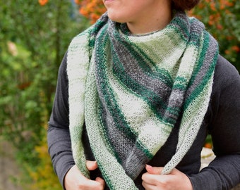 Triangle scarf with colour change green grey, asymmetric shoulderwrap, triangle shawl