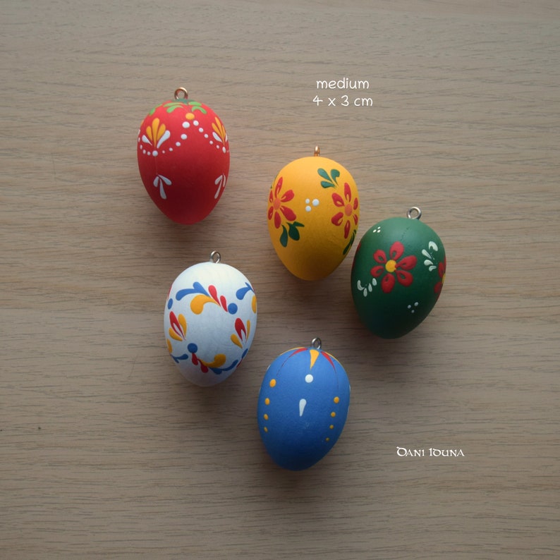 Hand painted wood Easter eggs Indoor decoration Classic medium