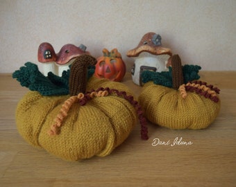 Knitted pumpkins for Autumn decor