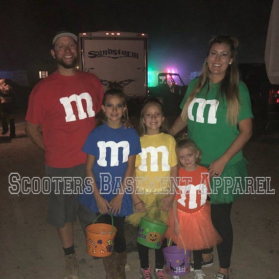 Family Halloween Costumes- M&M's