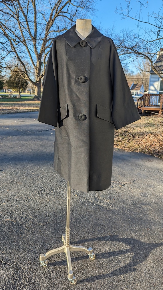 Vintage 1960s Montaldos Collared Winter Dress Coat