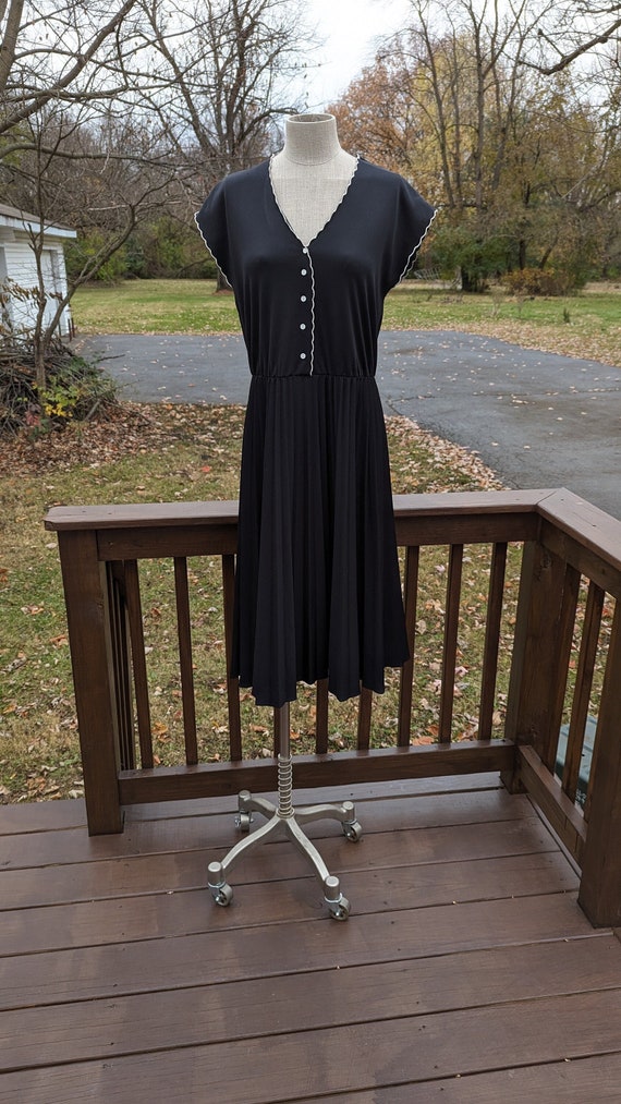 Vintage Black Pleated Skirt Dress