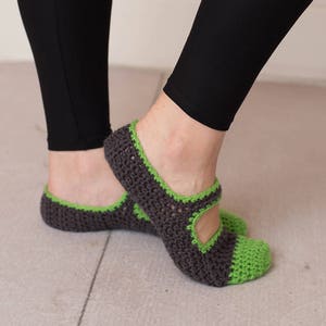 Kani Slippers, Crochet Slippers, Women Crochet Slippers, Teen Crochet Slippers image 3
