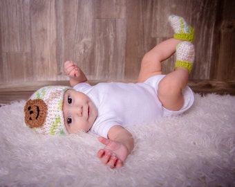 Baby Crochet Hat, Babie beanie, Baby Bear Beanie Set, Baby Photoprop, Baby Booties and Beanie