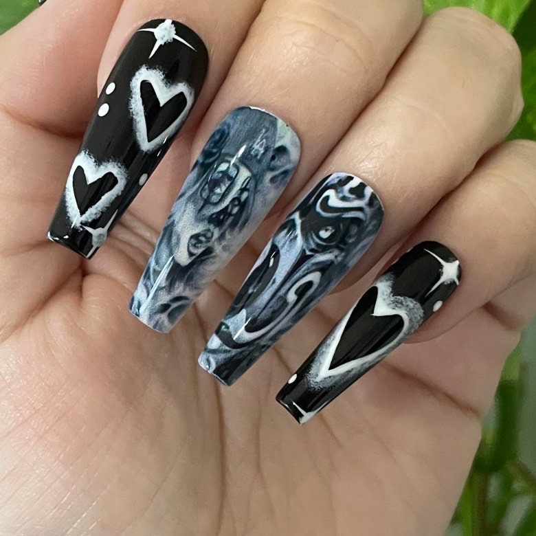 chola nails designs