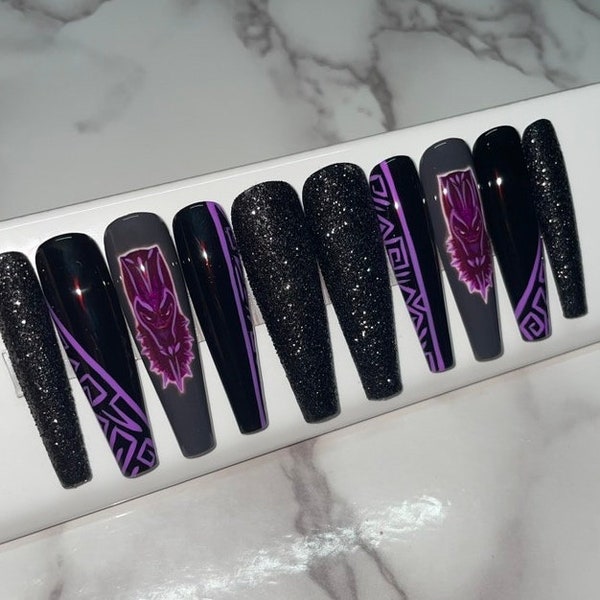 Black Panther press-on nails