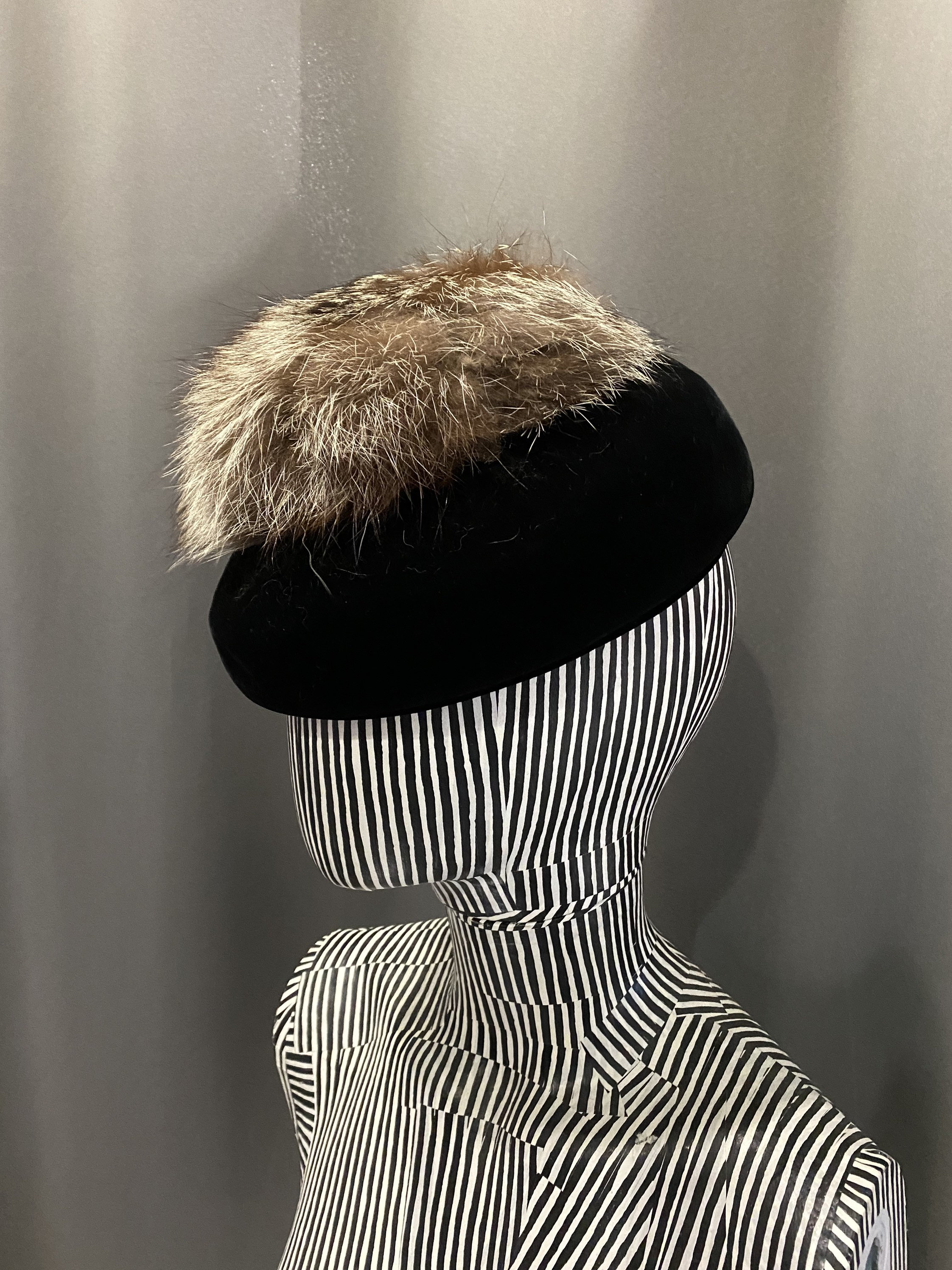 Vintage Fur Hat by Magnin - Etsy Vintage Fur Hat by Magnin - Etsy