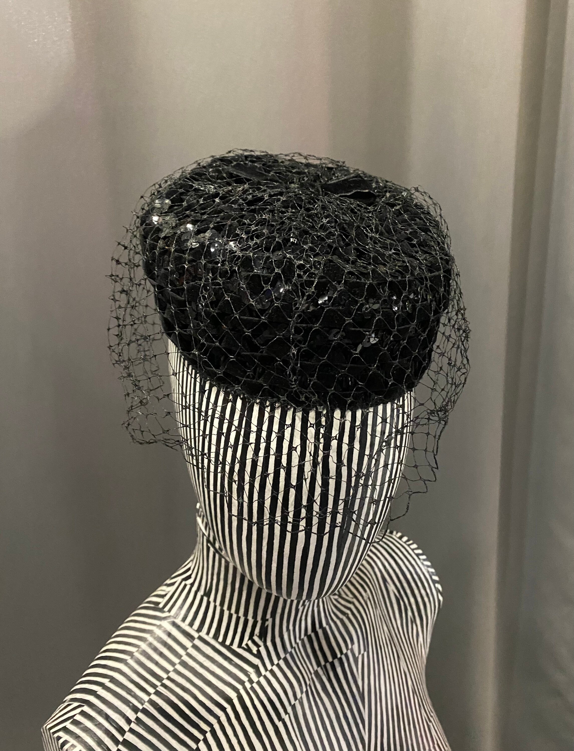 Black Sequin Pillbox Hat with Veil - Women\'s Elegant Cocktail Headpiece Pillbox Hat with Veil Fascinators for Women Party Bridal  main image 4