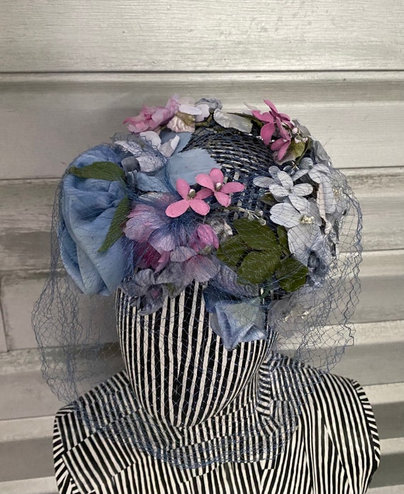 Vintage Fascinator Blue Floral Net Face Veil Hat - image 4