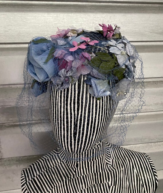 Vintage Fascinator Blue Floral Net Face Veil Hat - image 3