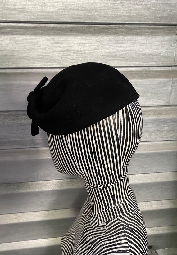 Vintage Cloche Style Black Fur Felt Rhinestone Detailed Hat  display picture 3