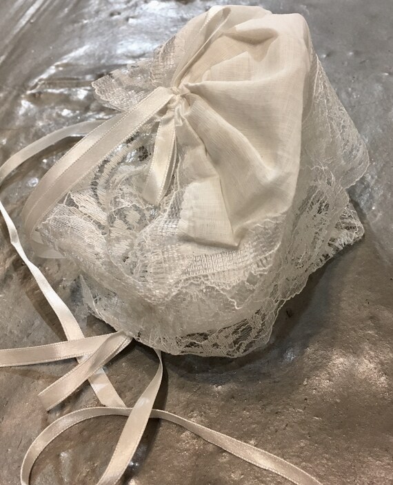 Vintage Handmade White Lace Newborn Bonnet - image 3