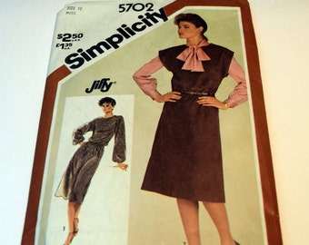 Vintage 1980s Simplicity 5702 vintage misses pullover dress or jumper sewing pattern