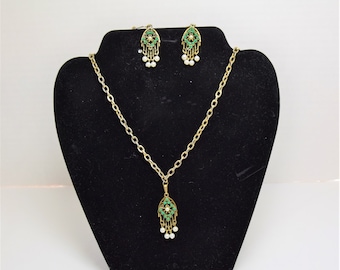 Vintage 1960s Sarah Coventry antiqued gold tone necklace and drop earrings with green and faux pearl beads