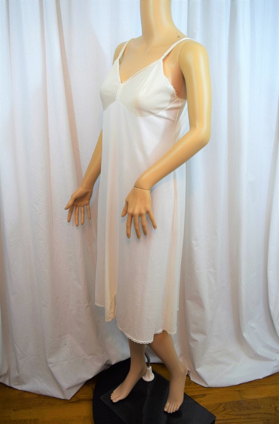 Vintage 1960s Vanity Fair white full slip size 36 - image 4