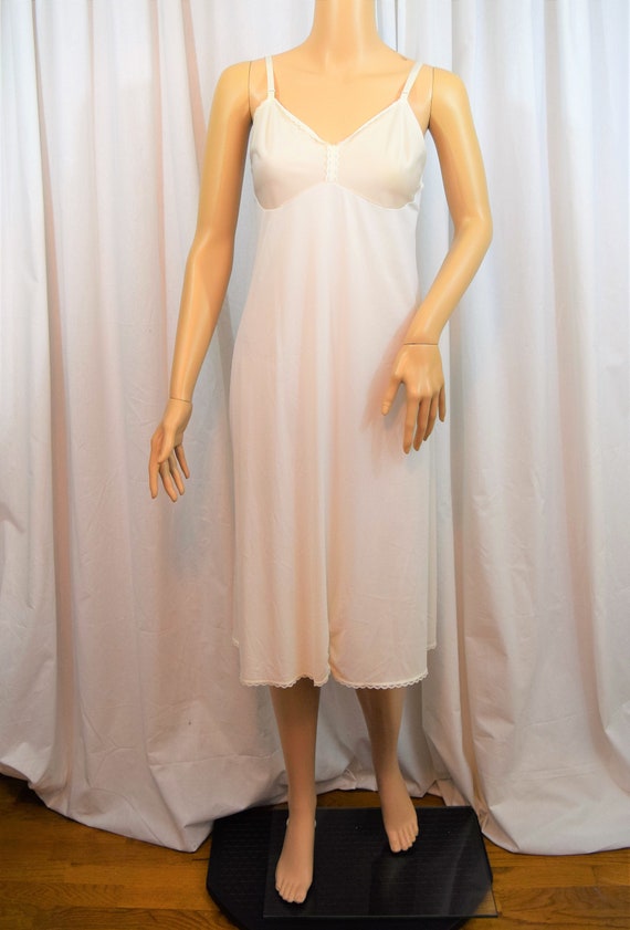 Vintage 1960s Vanity Fair white full slip size 36 - image 1