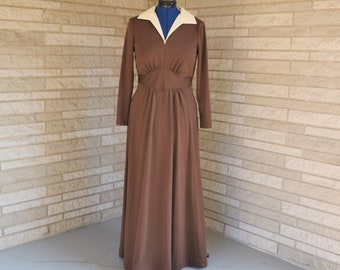 Vintage 1970s brown knit floor length empire long sleeve maxi gown