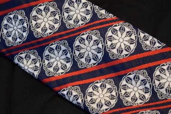 Vintage 1970s polyester navy, red and silver tie … - image 2