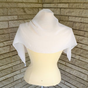 Vintage 1950s 1960s wide white scarf with embroidered S image 3