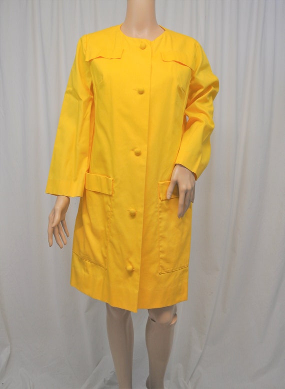 Vintage 1960s bright yellow button front long jack