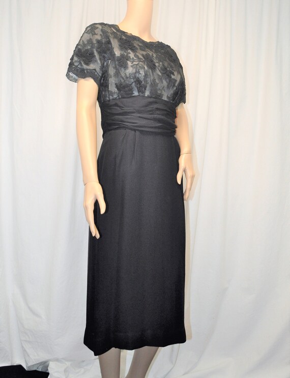 Vintage 1950s black crepe and lace cocktail dress… - image 2